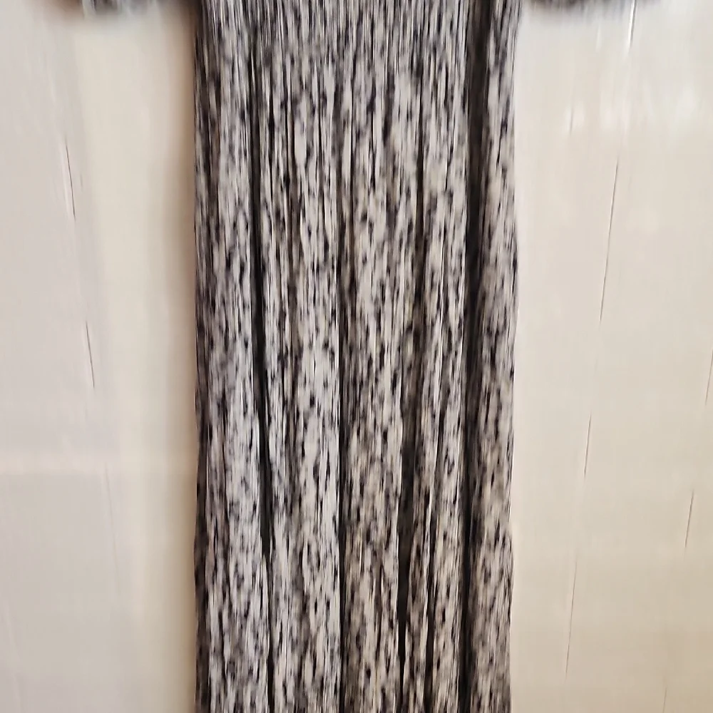 Easel Floral Maxi Dress - Picture 4 of 7